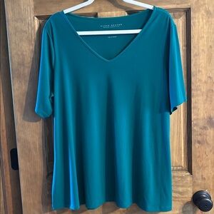 NWOT Susan Graver Liquid Knit short sleeve Aline Emerald Green top LP